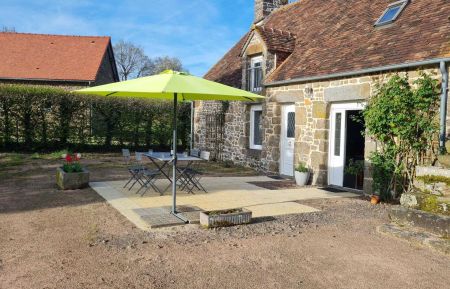 G&icirc;te n&deg;G333 Magny-le-D&eacute;sert - Orne - Terrasse 